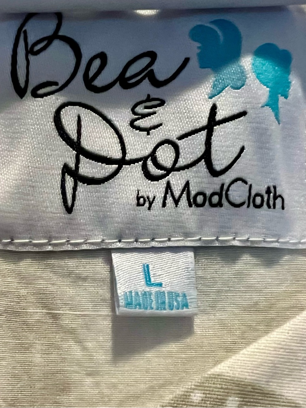 ModCloth Bea & Dot Tee in Off White with brown, grey deer